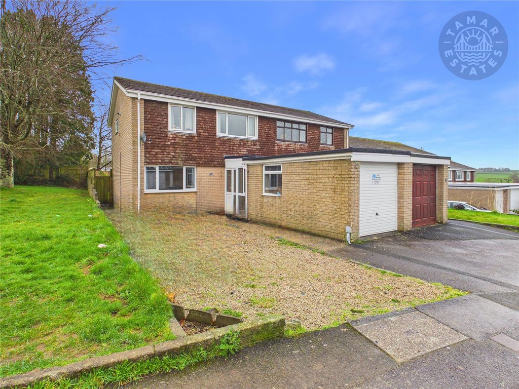 Property photo 1 of 13 Front Aspect