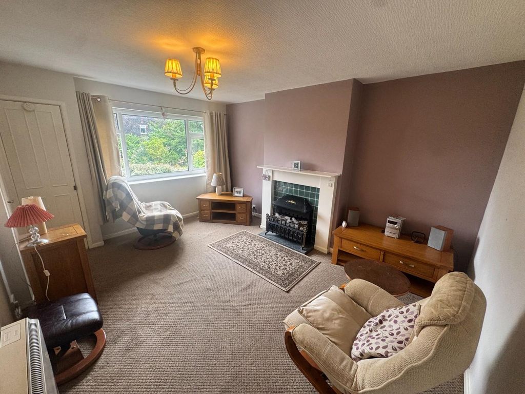 Property photo 2 of 28