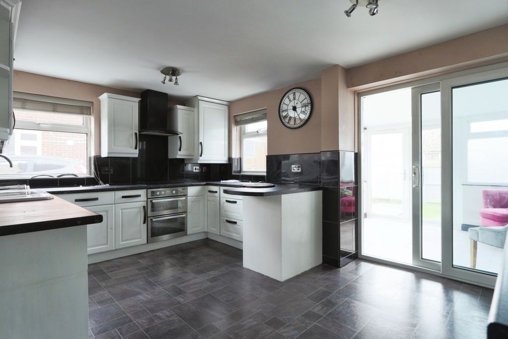 Property photo 2 of 14 3591914