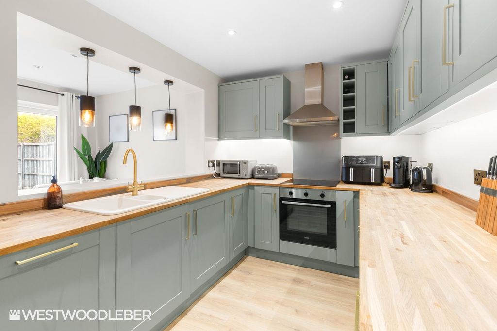 Property photo 2 of 25 Stoneleighdrive_22.Jpg