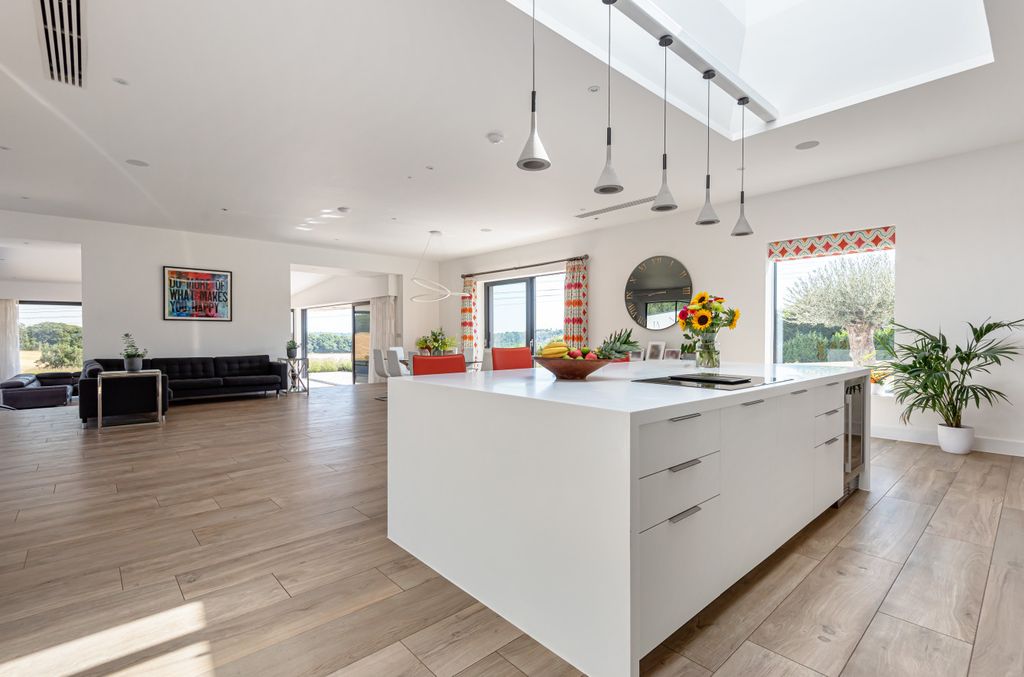 Property photo 2 of 28 882150 (16).Jpg