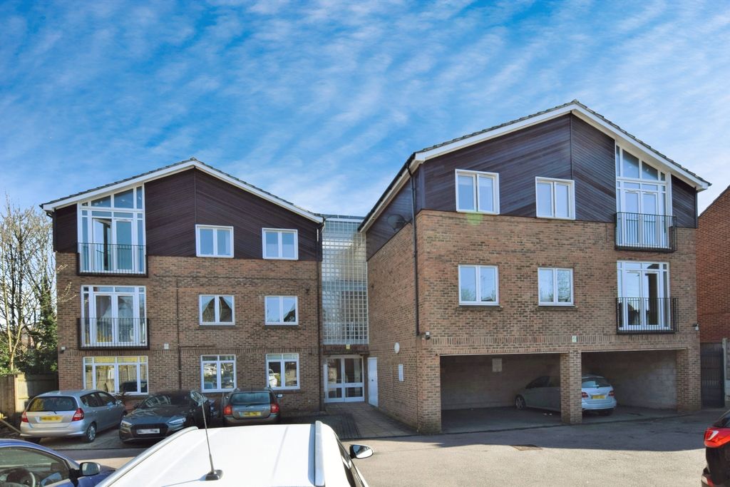 Property photo 1 of 8 Pbox-Front_Of_House-311716.Jpg