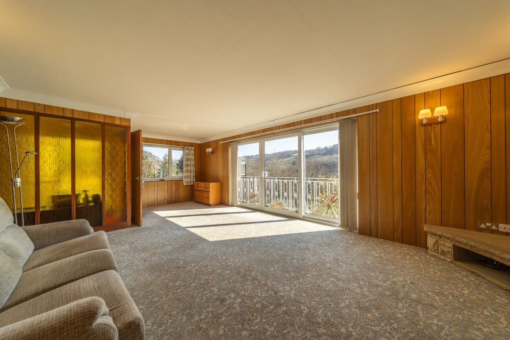 Property photo 3 of 30