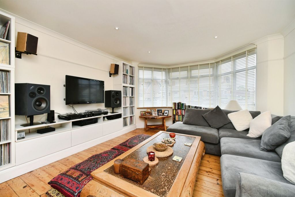 Property photo 3 of 29