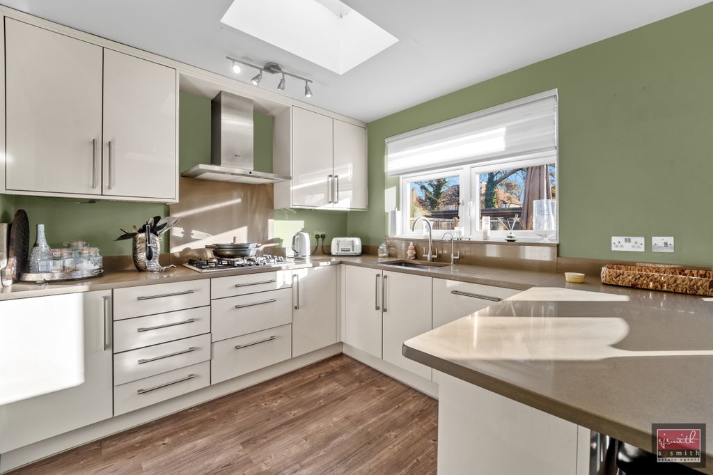 Property photo 3 of 15 Dsc03945