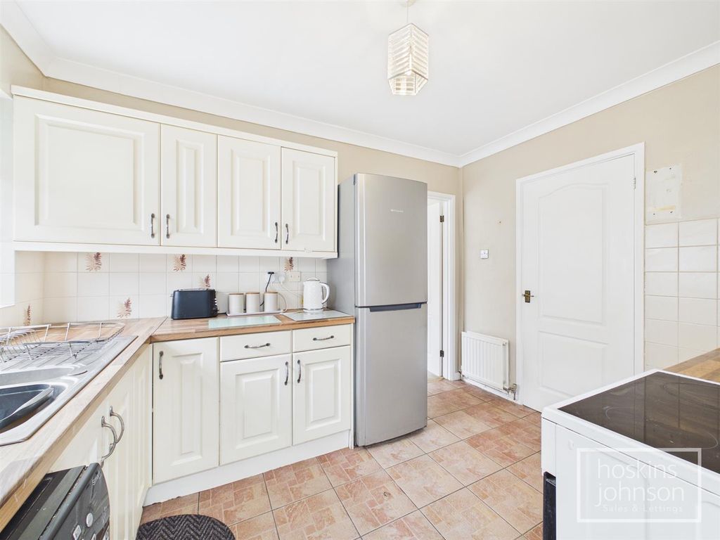 Property photo 3 of 28 Kitchen