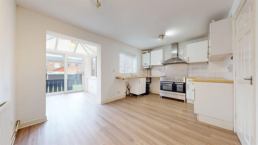 Property photo 3 of 20 Taylor Road Kitchen