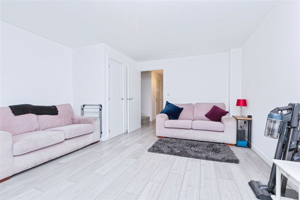 Property photo 3 of 12 Picture No. 10