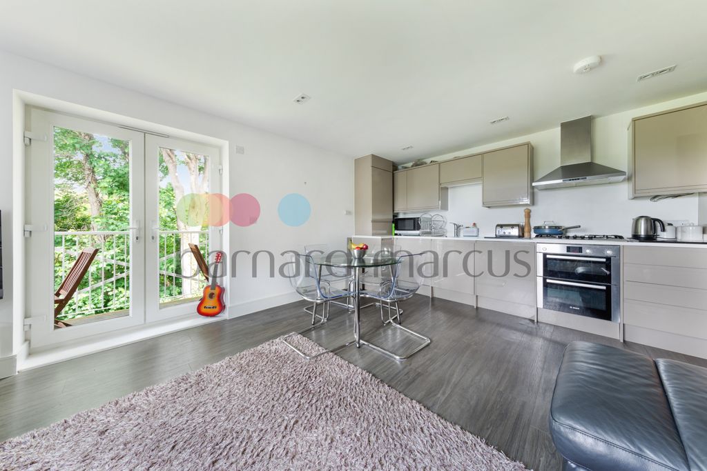 Property photo 1 of 8 Kitchen