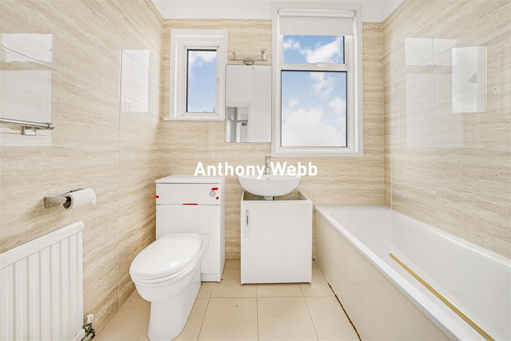 Property photo 2 of 16 Bathroom