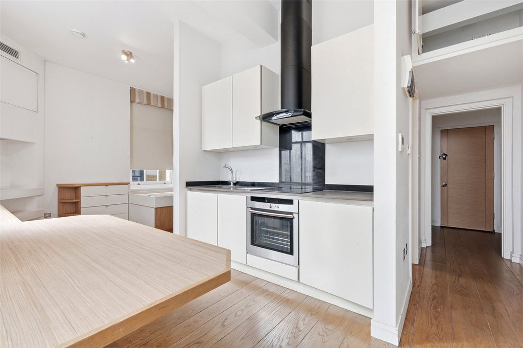 Property photo 3 of 8 Picture No. 13