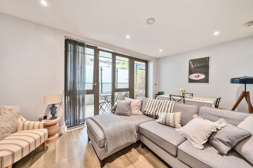 Property photo 2 of 22