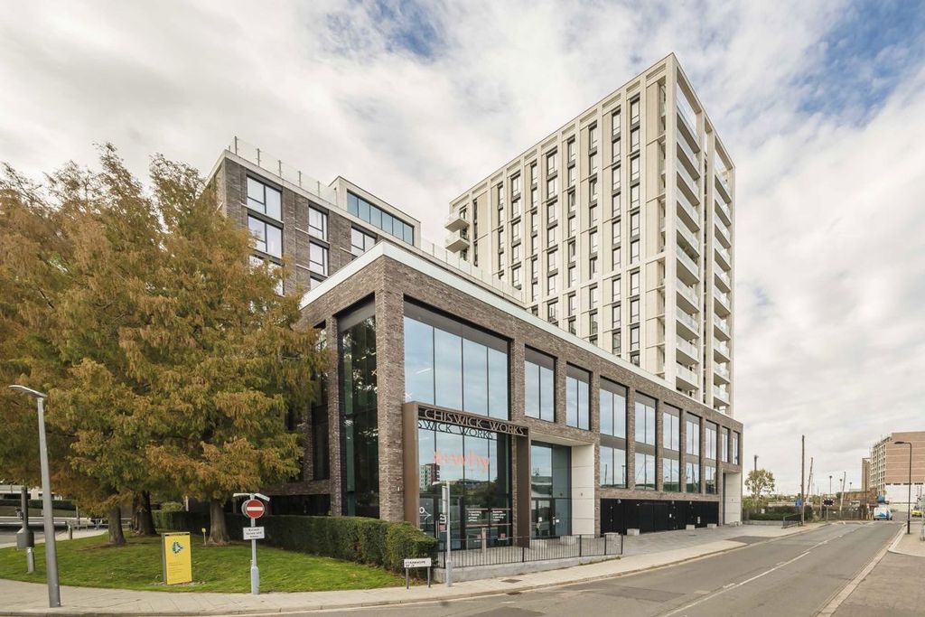 Property photo 1 of 6