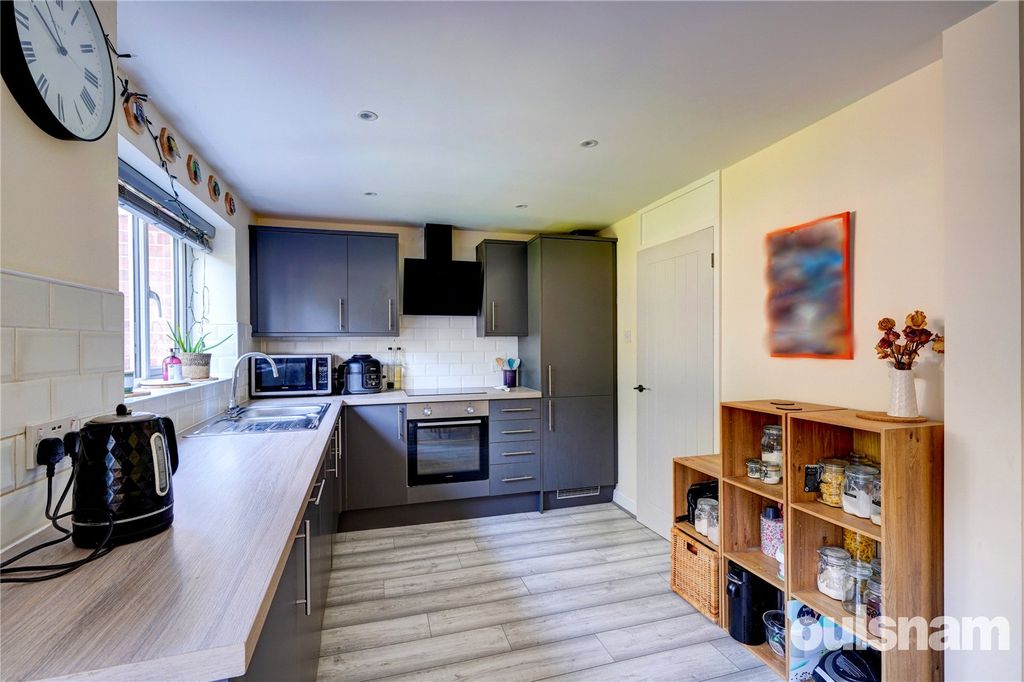 Property photo 2 of 14 Picture No. 18