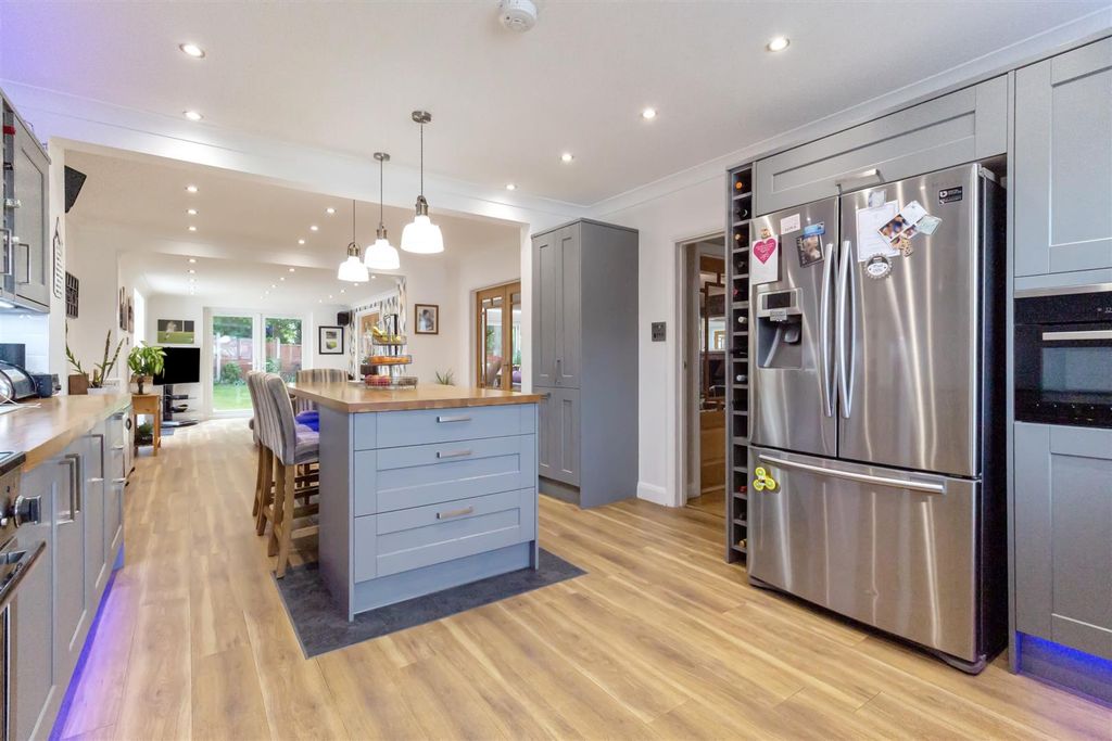 Property photo 3 of 29 Longlands 20-015.Jpg