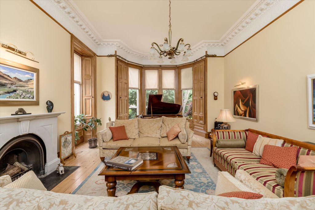 Property photo 2 of 54 Image