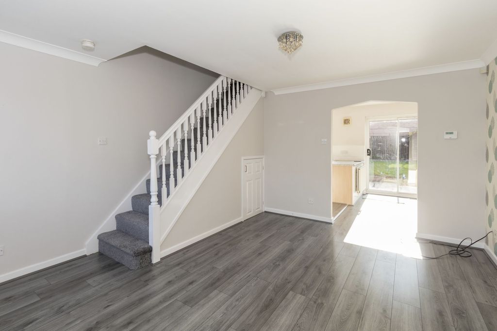 Property photo 3 of 8