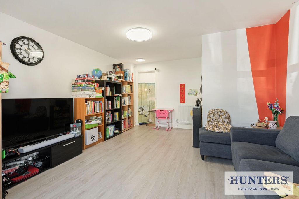 Property photo 3 of 22 Living Room