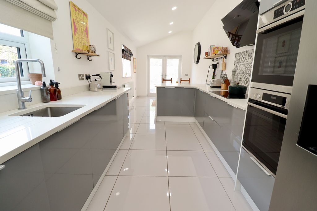 Property photo 3 of 18 Img_7465