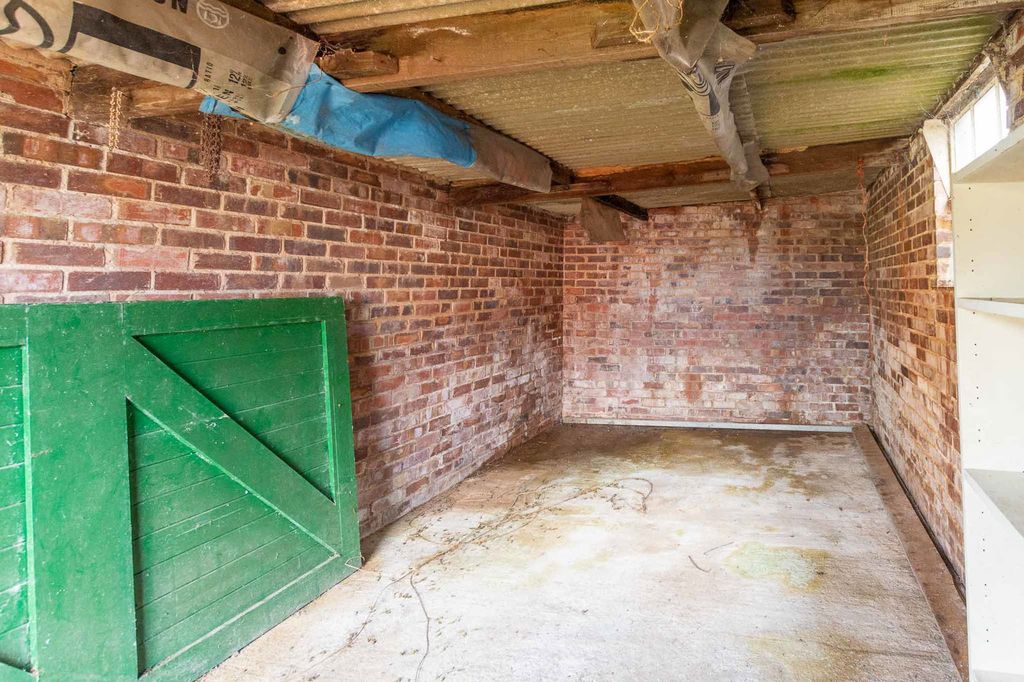 Property photo 3 of 4