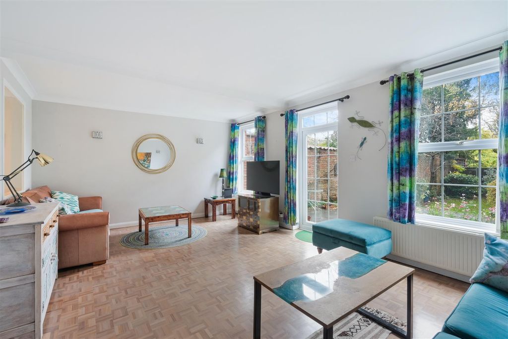 Property photo 2 of 19 Dorking Road (17).Jpg