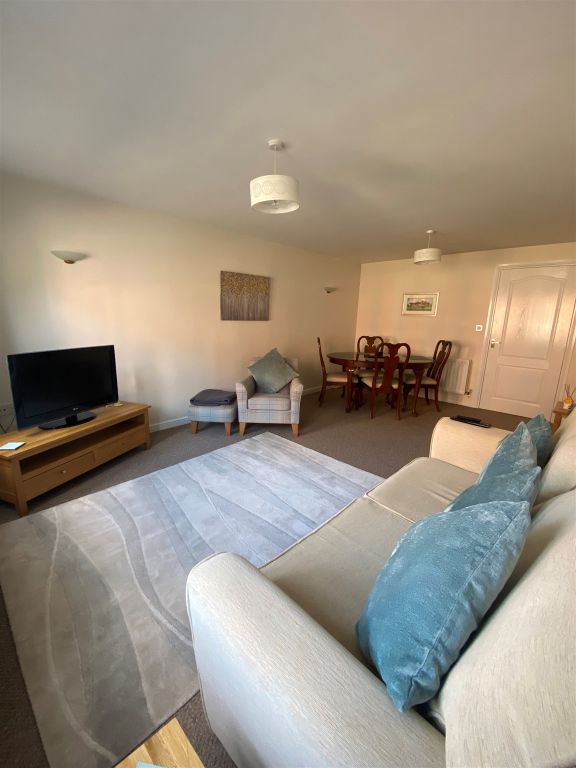 Property photo 2 of 25