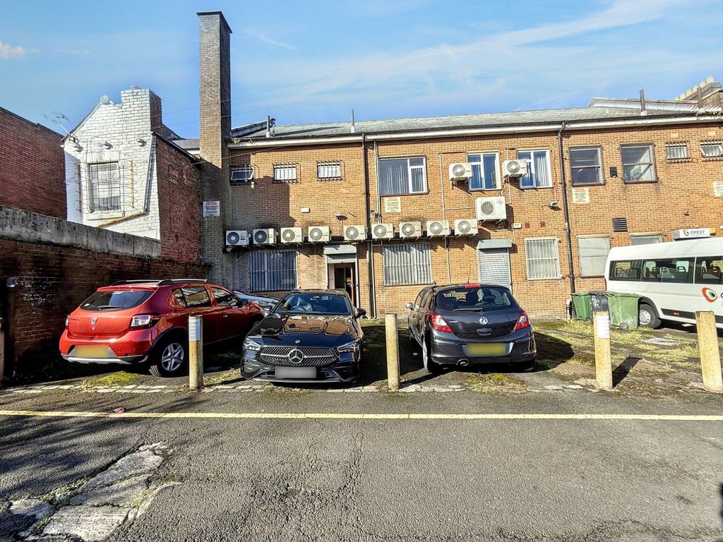 Property photo 3 of 16