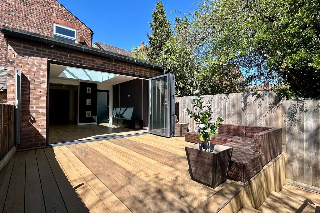 Property photo 3 of 23