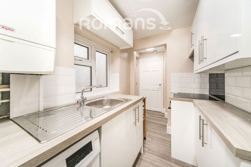 Property photo 3 of 10 95d4Bb9B-c100-4F22-8