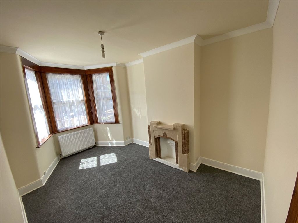 Property photo 2 of 21 Picture No. 15