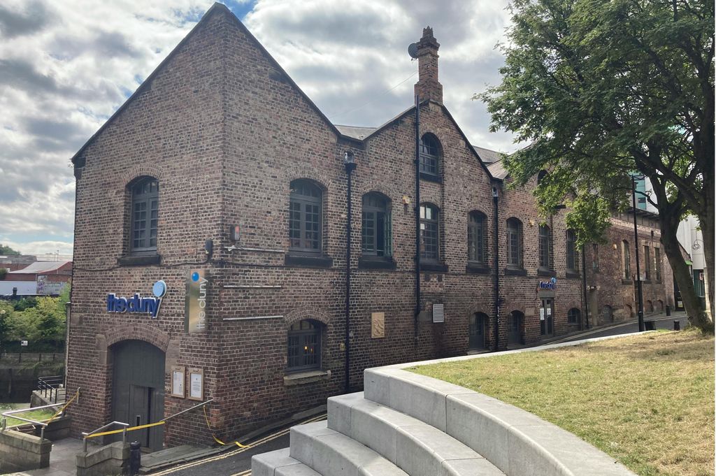 Property photo 1 of 9 Photo Main