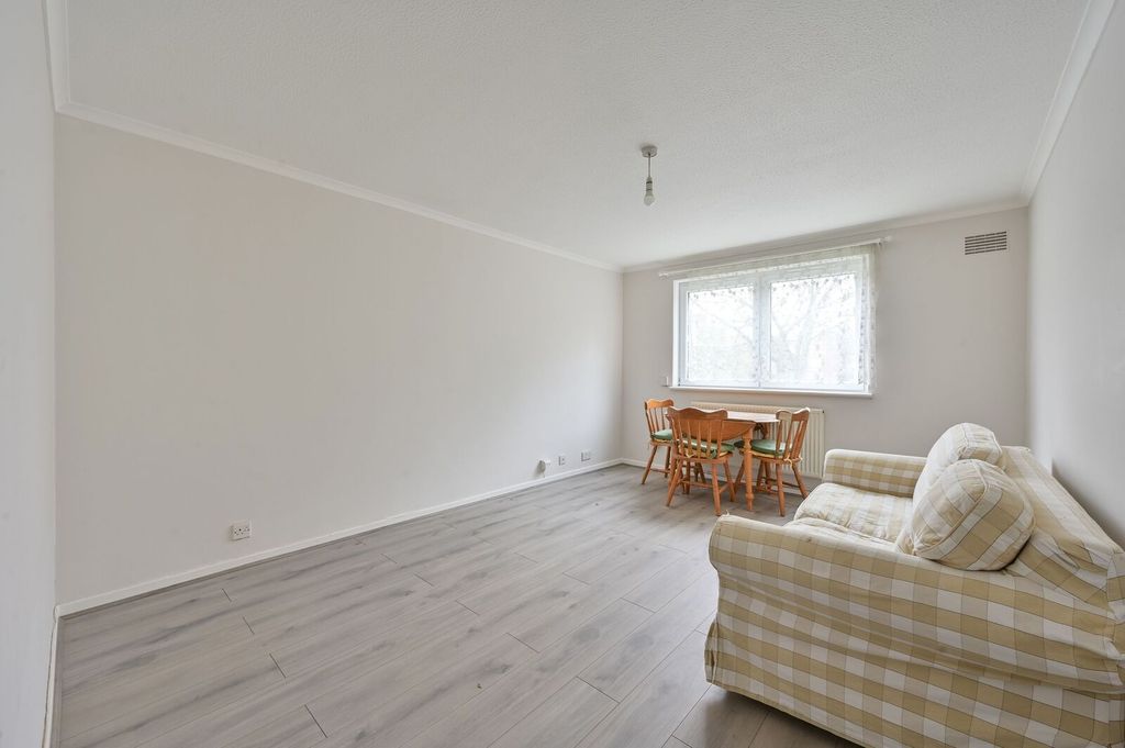 Property photo 1 of 4