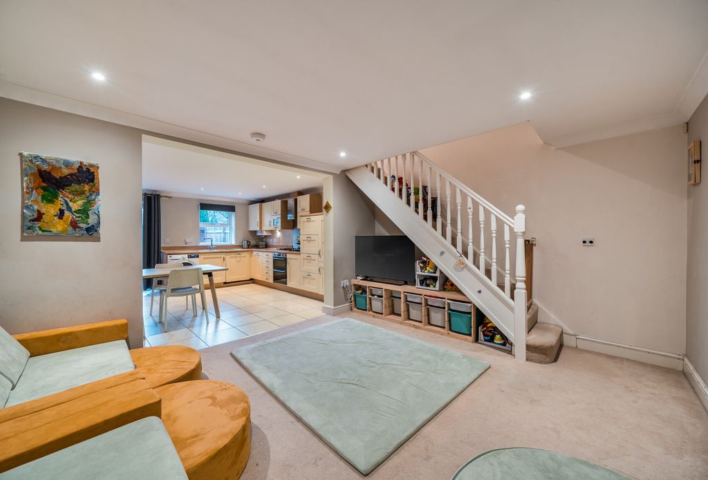 Property photo 2 of 13 1375254-6-69038d4...