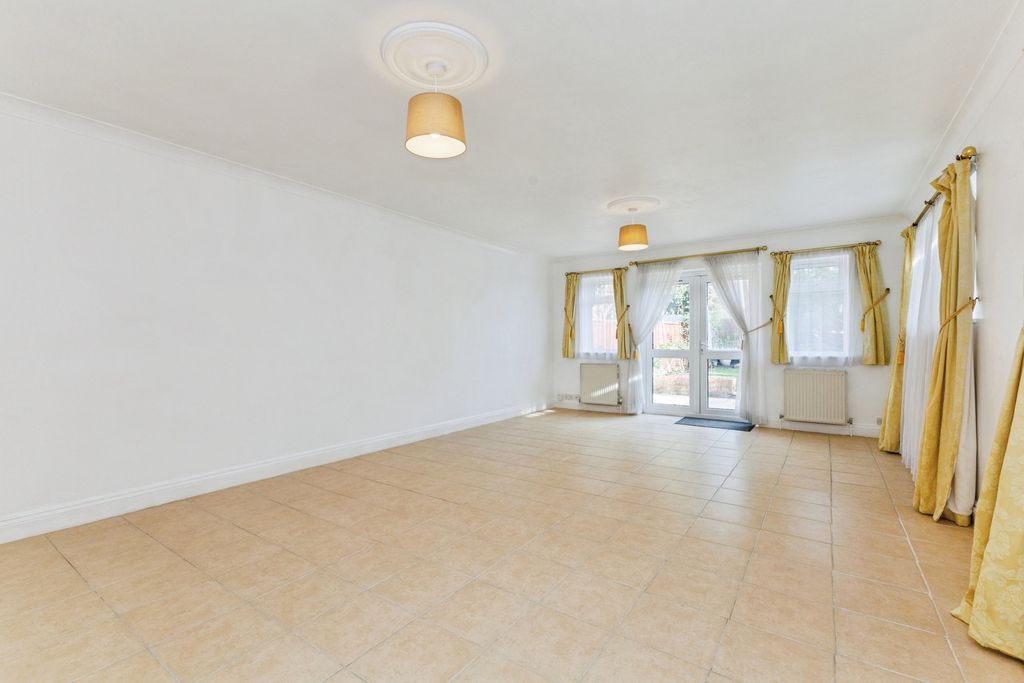 Property photo 3 of 19 Pbox-Img.Jpg