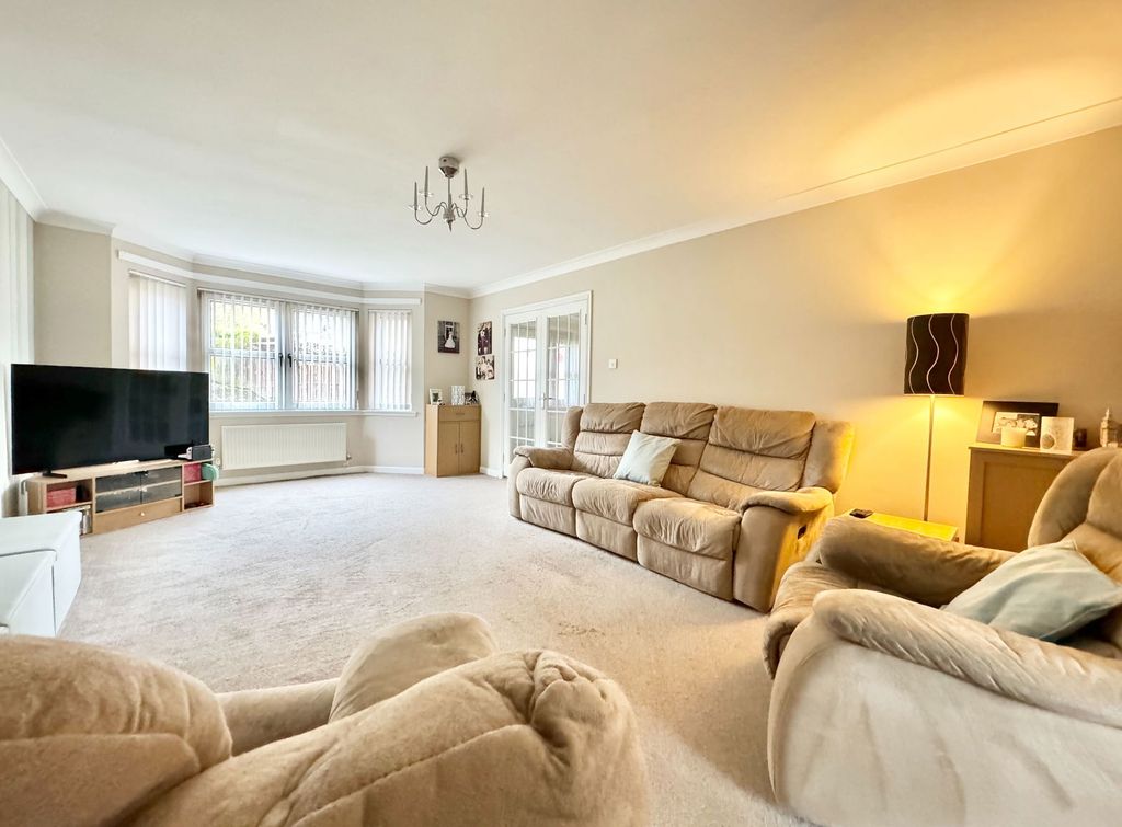 Property photo 2 of 31