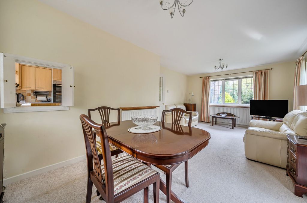 Property photo 2 of 20