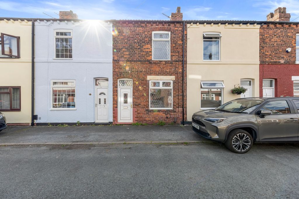 Property photo 1 of 17
