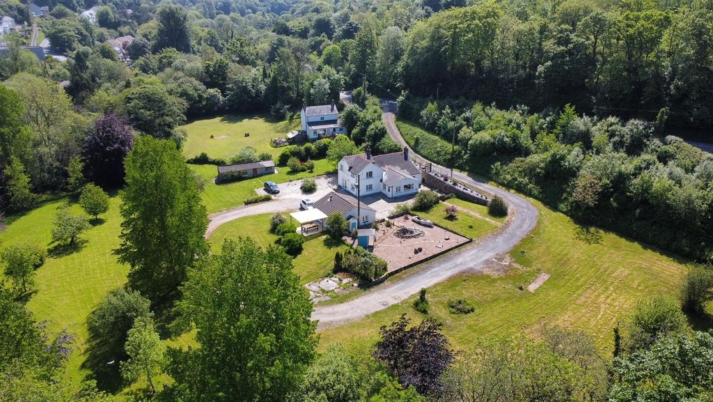 Property photo 1 of 42