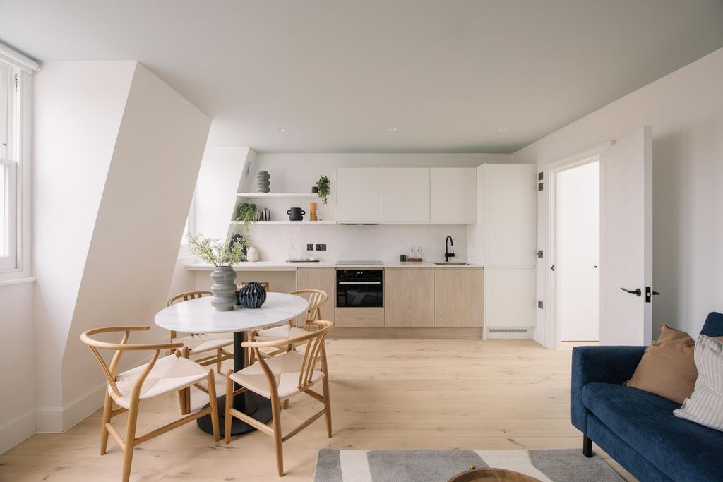 Property photo 2 of 10 31 Warwick Road - Flat 7 Â© Amy Hunter Photography(