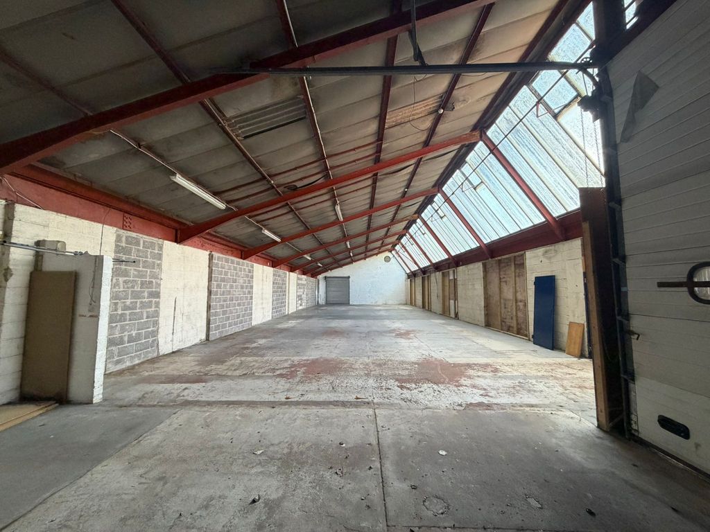 Property photo 2 of 3