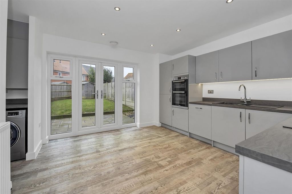 Property photo 2 of 18 Dcp_0049.Jpg