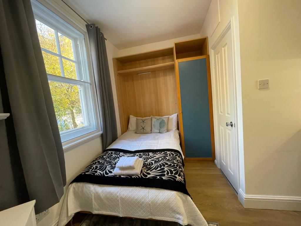 Property photo 2 of 6 Gallery