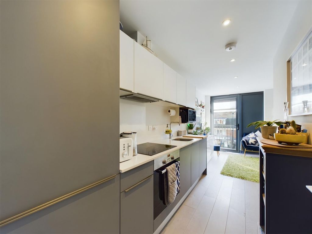 Property photo 3 of 10 Cam02872G0-Pr0014-Still002.Jpg