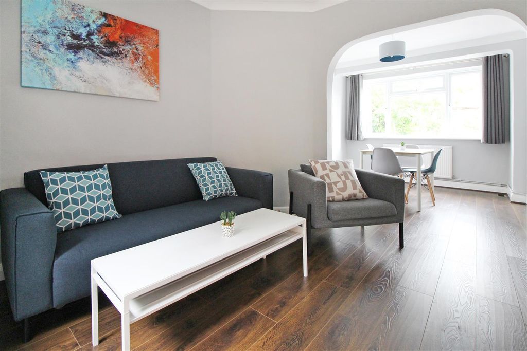 Property photo 2 of 11 Picture 2