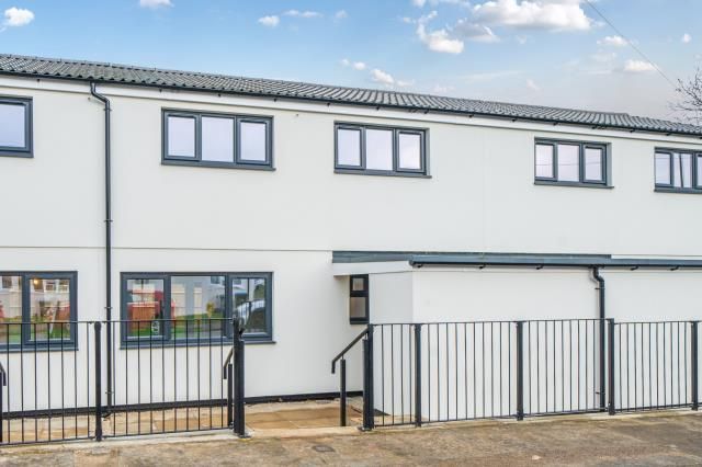 Property photo 3 of 11 External View