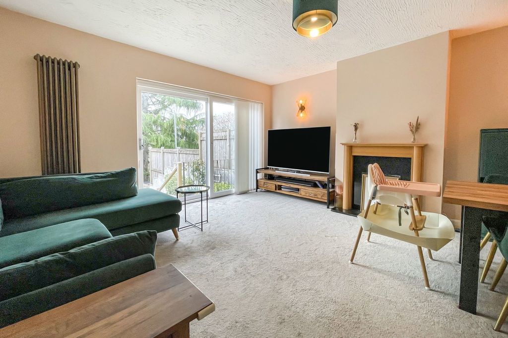 Property photo 3 of 12