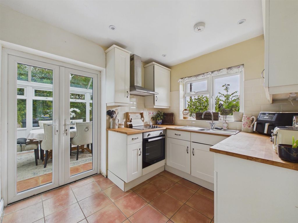 Property photo 3 of 17 Cam03972G0-Pr0370-Still013.Jpg