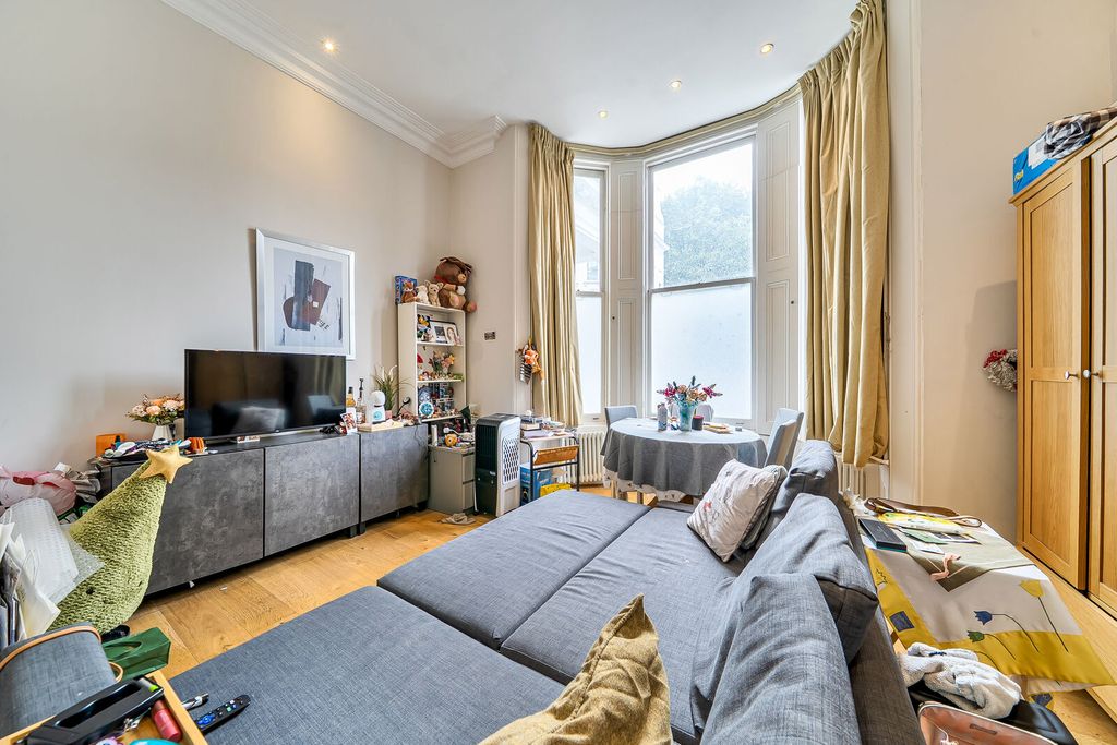 Property photo 2 of 11