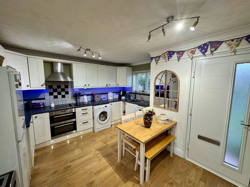 Property photo 2 of 11 Image