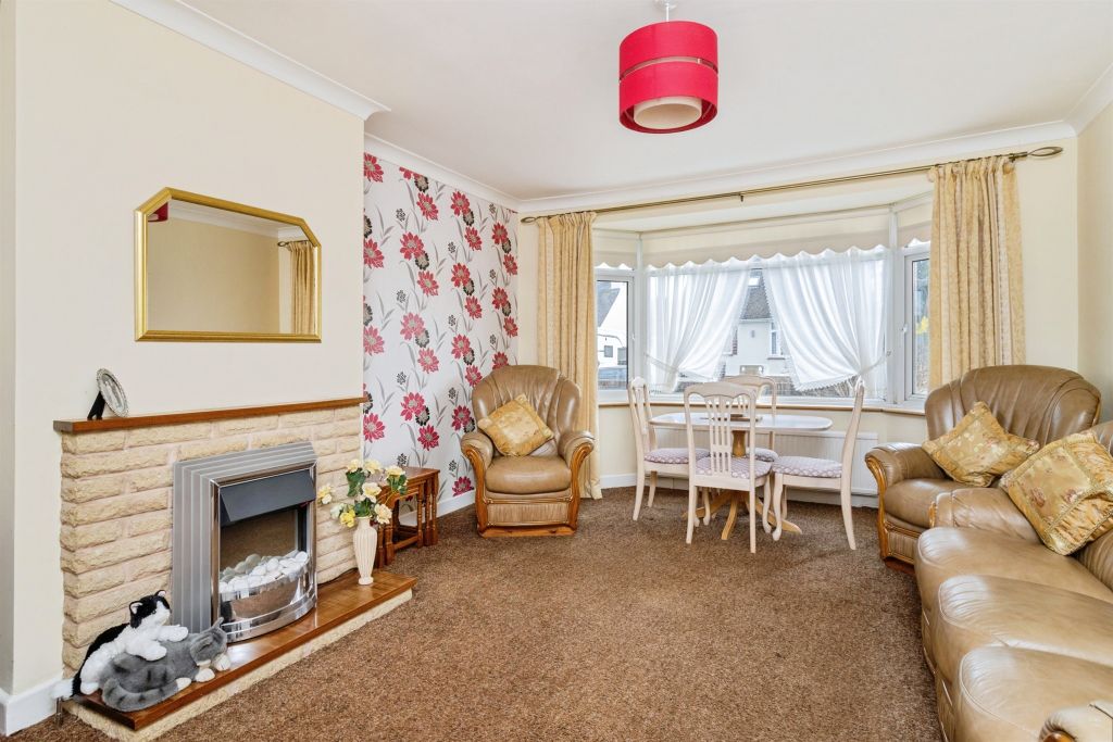 Property photo 3 of 32